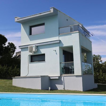 Blue Avenue Aparthotel Paliouri Bagian luar foto