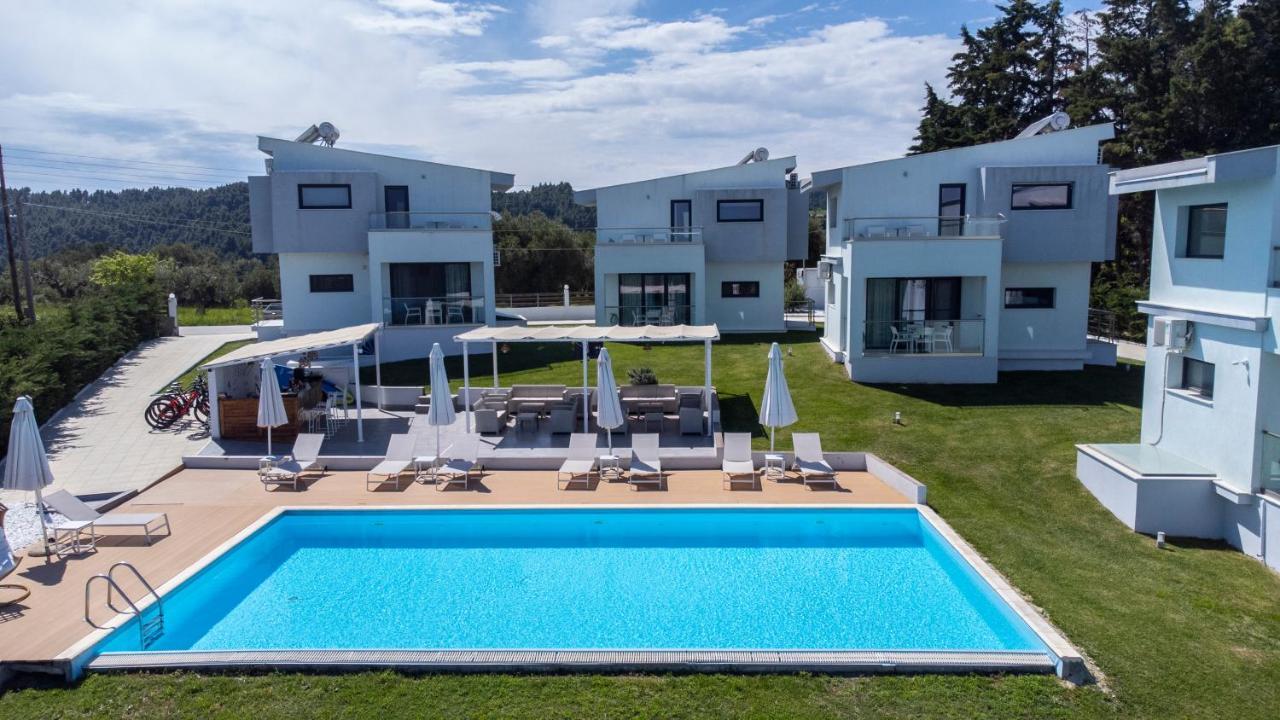 Blue Avenue Aparthotel Paliouri Bagian luar foto