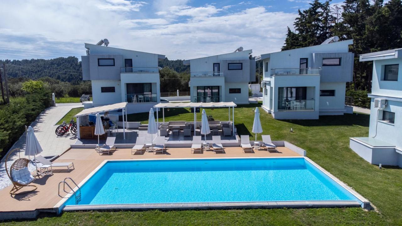 Blue Avenue Aparthotel Paliouri Bagian luar foto