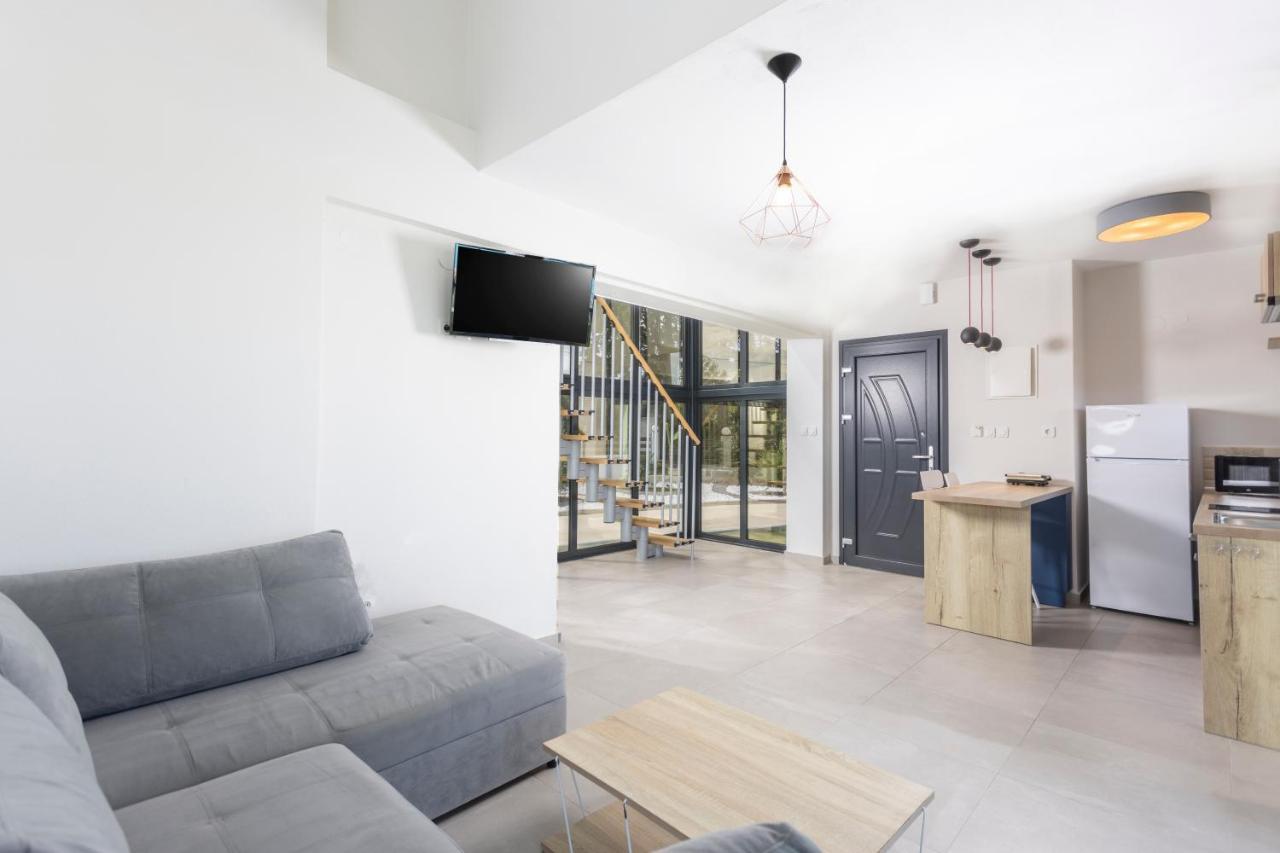 Blue Avenue Aparthotel Paliouri Bagian luar foto