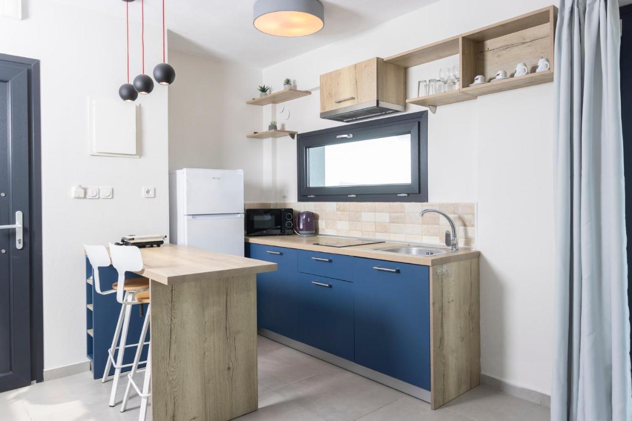 Blue Avenue Aparthotel Paliouri Bagian luar foto