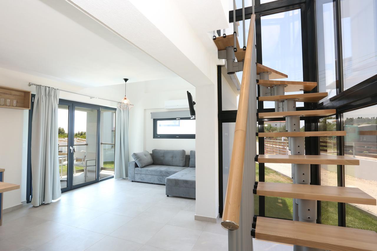 Blue Avenue Aparthotel Paliouri Bagian luar foto