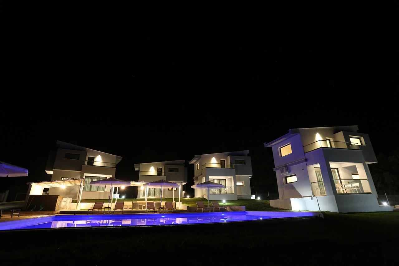 Blue Avenue Aparthotel Paliouri Bagian luar foto