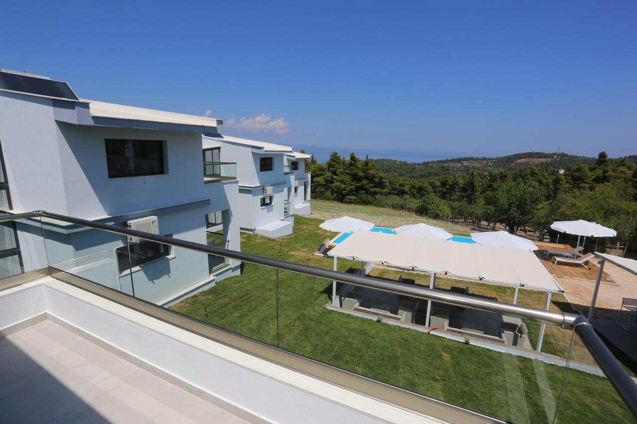 Blue Avenue Aparthotel Paliouri Bagian luar foto