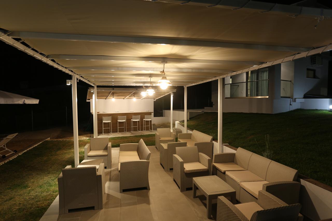 Blue Avenue Aparthotel Paliouri Bagian luar foto